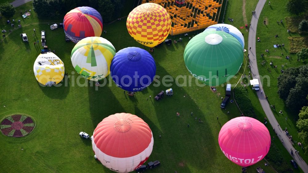 Aerial image Bonn - Hot air balloon over the Rheinaue flying over the airspace in the district Hochkreuz in Bonn in the state North Rhine-Westphalia, Germany