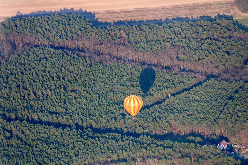 Aerial photograph Beelitz - Hot air balloon flying over the airspace in Beelitz in the state Brandenburg, Germany