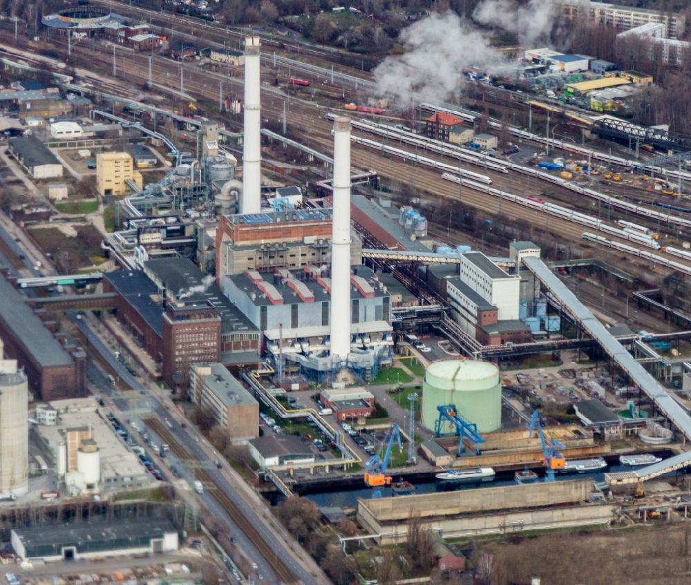 Berlin from above - Combined heat and power station plant Klingenberg on Koepenicker Chaussee in Berlin-Rummelsburg
