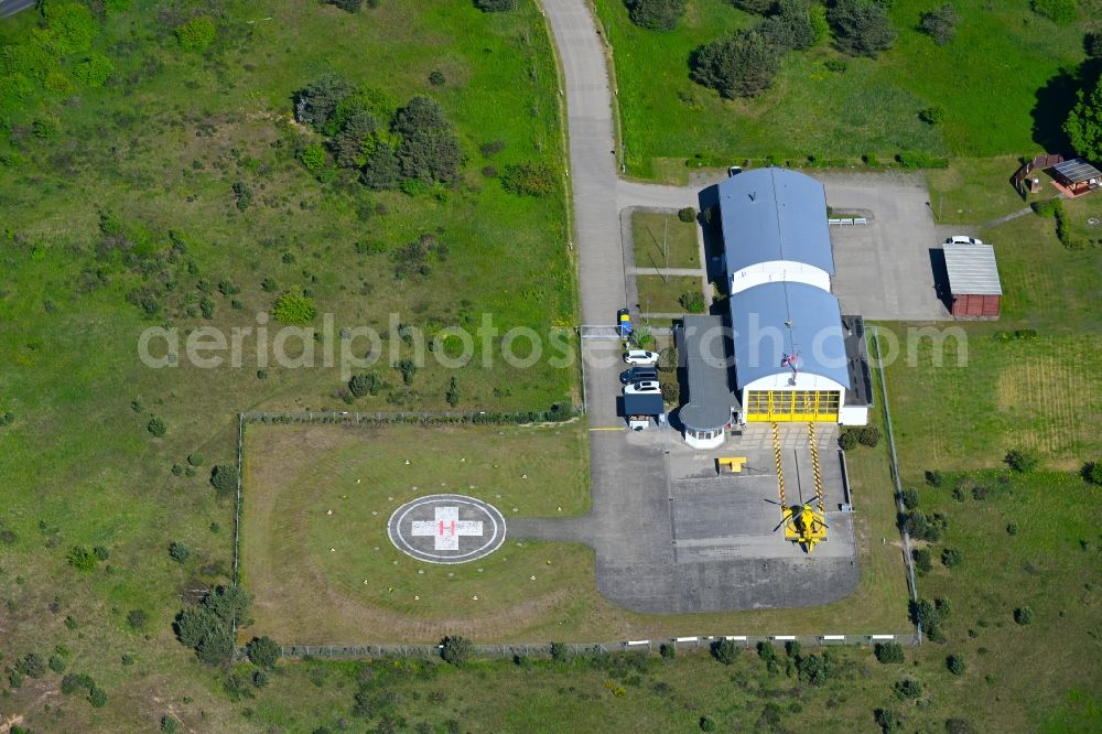 Neustrelitz from the bird's eye view: Helipad - airfield for helicopters on the clinic grounds of the hospital DRK-Krankenhaus Mecklenburg Strelitz gGmbH on Penzliner Strasse in Neustrelitz in the state Mecklenburg - Western Pomerania, Germany