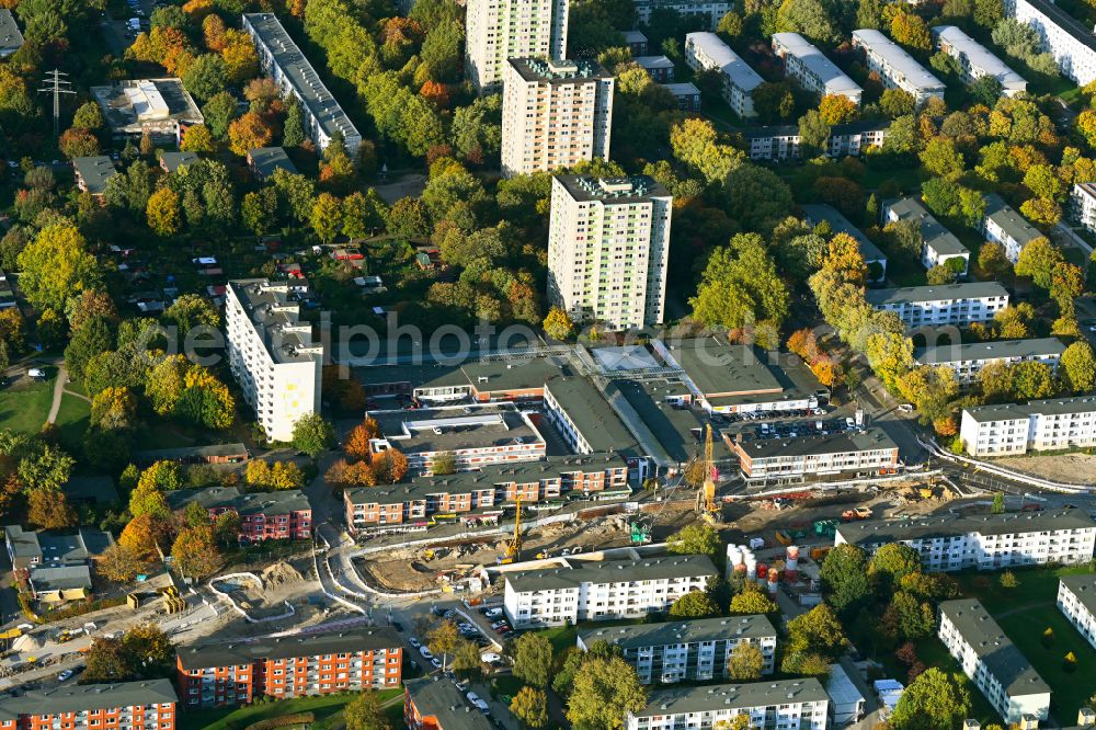Hamburg from the bird's eye view: Autumnal discolored vegetation view construction site with tunnel guide for the route of U 4 on street Manshardtstrasse in the district Horn in Hamburg, Germany
