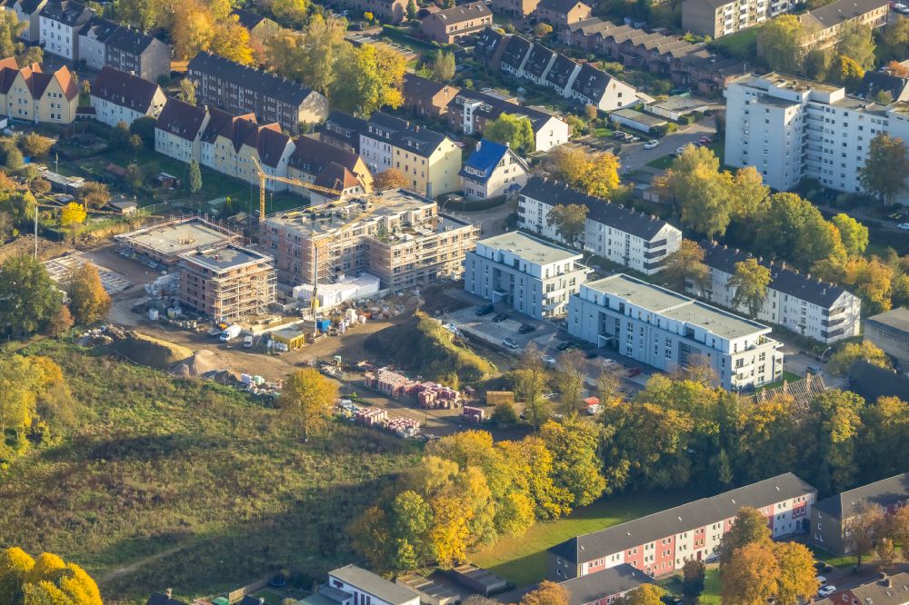 Gladbeck from the bird's eye view: Autumnal discolored vegetation view residential construction site with multi-family housing development- on Bohnekampstrasse in Gladbeck at Ruhrgebiet in the state North Rhine-Westphalia, Germany