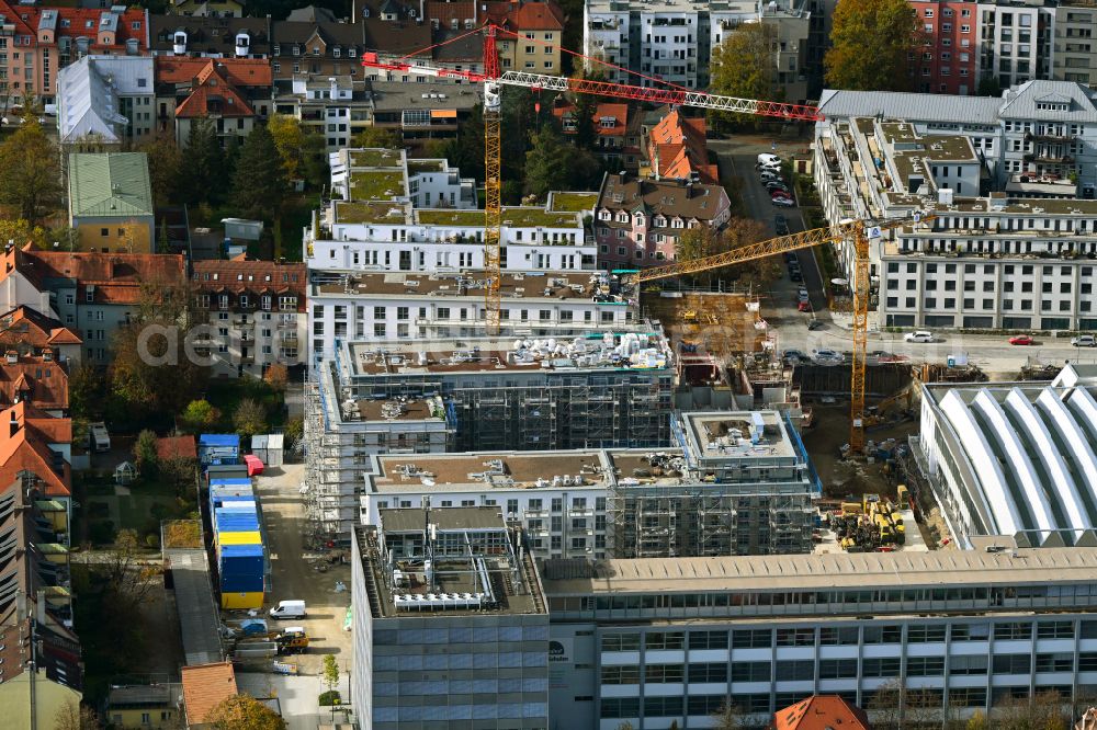 Aerial photograph München - Autumnal discolored vegetation view construction site to build a new multi-family residential complex Toelzer Strasse - Plinganserstrasse - Deckelhalle in the district Obersendling in Munich in the state Bavaria, Germany