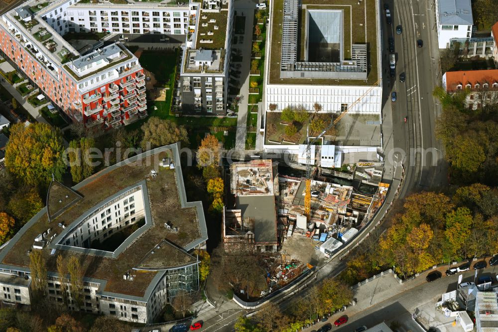 Aerial image München - Autumnal discolored vegetation view construction site for new building of the restaurant of Paulaner Brauerei Gruppe on street Ohlmuellerstrasse - Reger- und Hochstrasse in the district Au-Haidhausen in Munich in the state Bavaria, Germany