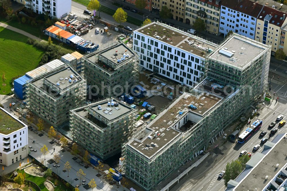 Aerial image München - Autumnal discolored vegetation view construction site for the new residential and commercial building des Paseo Carre on Landsberger Strasse - Offenbachstrasse in the district Pasing-Obermenzing in Munich in the state Bavaria, Germany