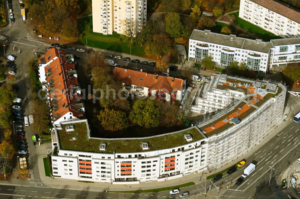 Aerial image München - Autumnal discolored vegetation view construction site for the multi-family residential building Scapinellistrasse corner Lortinger Strasse in the district Pasing-Obermenzing in Munich in the state Bavaria, Germany