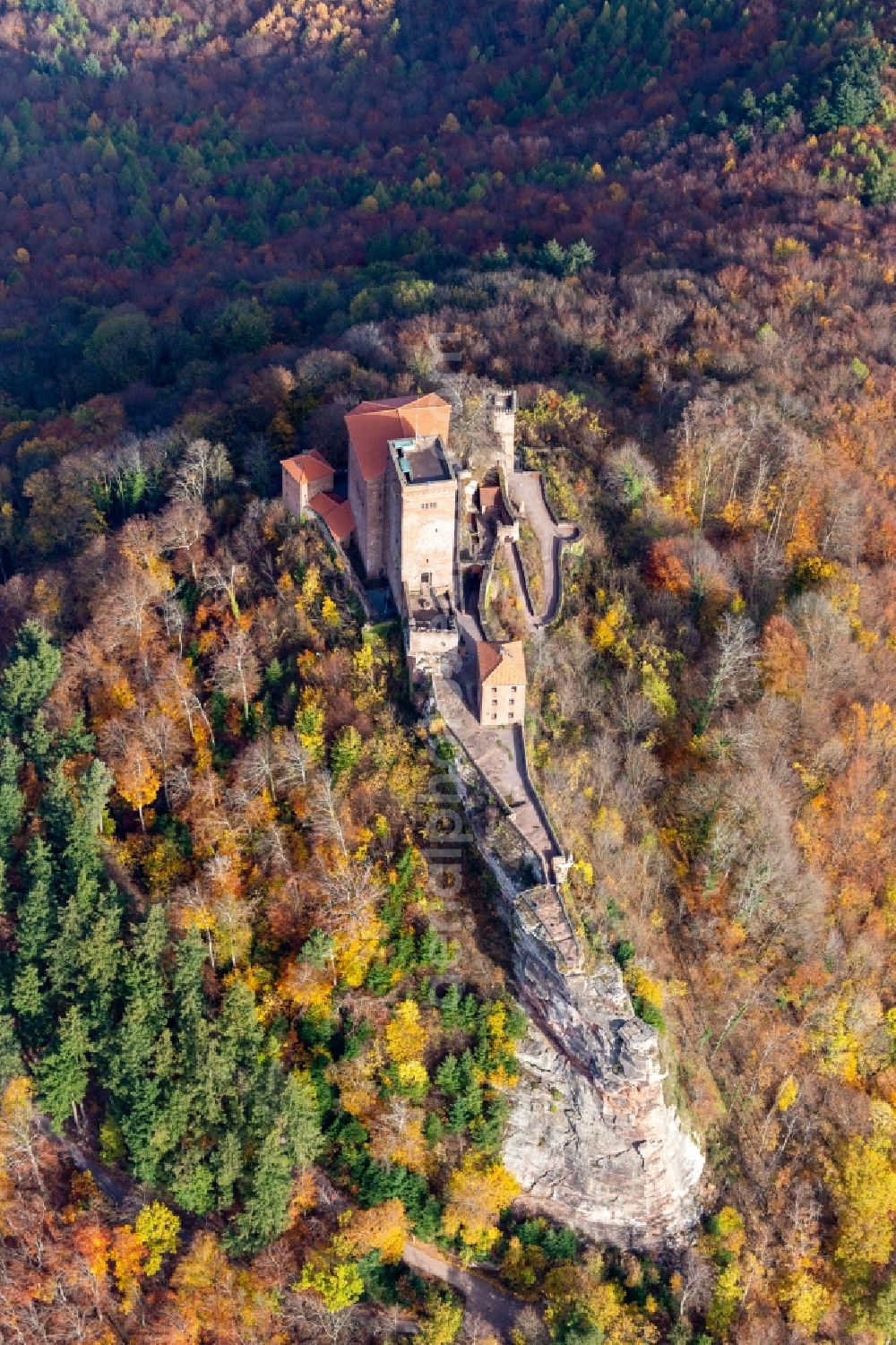 Annweiler am Trifels from above - Autumnal discolored vegetation view of the castle of Burg Trifels in Annweiler am Trifels in the state Rhineland-Palatinate