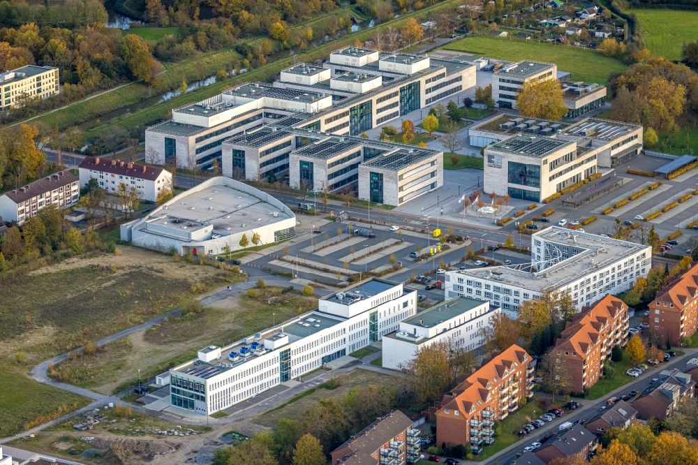 Aerial photograph Hamm - Autumnal discolored vegetation view campus building of the Hochschule Lippstadt on street Marker Allee in Hamm at Ruhrgebiet in the state North Rhine-Westphalia, Germany