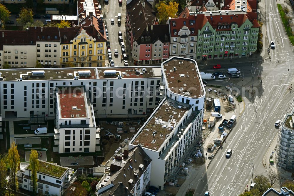 München from above - Autumnal discolored vegetation view construction site for the new residential and commercial Corner house - building PLAZA Pasing on Oberseestrasse corner Bodenseestrasse in the district Pasing-Obermenzing in Munich in the state Bavaria, Germany