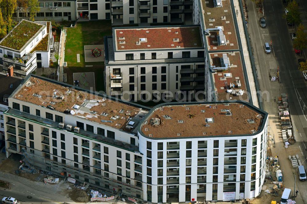 Aerial image München - Autumnal discolored vegetation view construction site for the new residential and commercial Corner house - building PLAZA Pasing on Oberseestrasse corner Bodenseestrasse in the district Pasing-Obermenzing in Munich in the state Bavaria, Germany