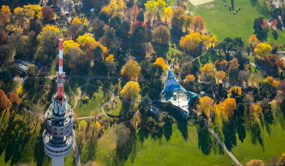 Aerial image Dortmund - Autumnal discolored vegetation view television Tower Florian- Turm in the district Ruhrallee Ost on park Westfalenpark in Dortmund in the state North Rhine-Westphalia, Germany