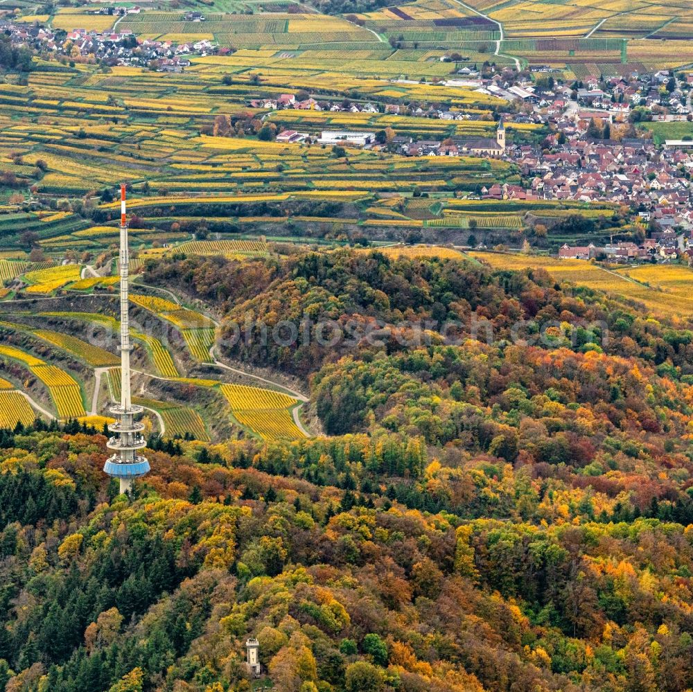 Aerial image Vogtsburg im Kaiserstuhl - Autumnal discolored vegetation view funkturm and transmission system Fernmeldeturm Vogtsburg-Totenkopf as basic network transmitter in Ihringen in the state Baden-Wurttemberg, Germany
