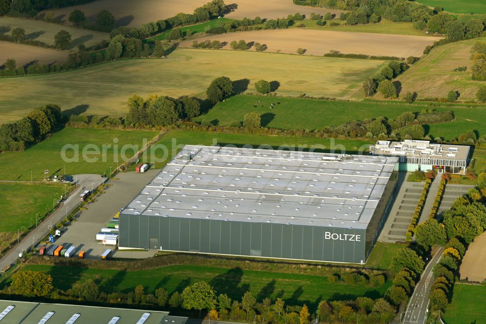 Aerial photograph Braak - Autumnal discolored vegetation view building of the store - furniture market of BOLTZE Gruppe GmbH on Alte Landstrasse in Braak in the state Schleswig-Holstein, Germany