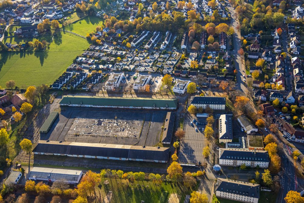 Hamm from the bird's eye view: Autumnal discolored vegetation view building complex of the former military barracks on street Alter Uentroper Weg in the district Norddinker in Hamm in the state North Rhine-Westphalia, Germany