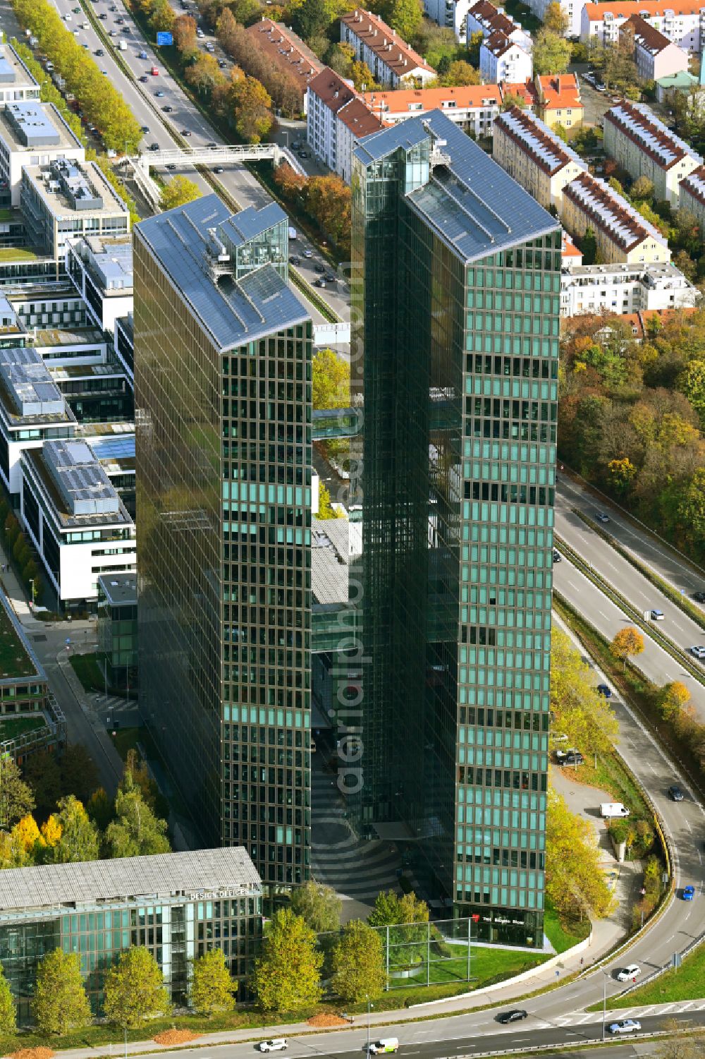 Aerial photograph München - Autumnal discolored vegetation view high-rise building complex HighLight Towers on corner Mies-van-der-Rohe- und Walter-Gropius-Strasse in the district Schwabing-Freimann in Munich in the state Bavaria, Germany