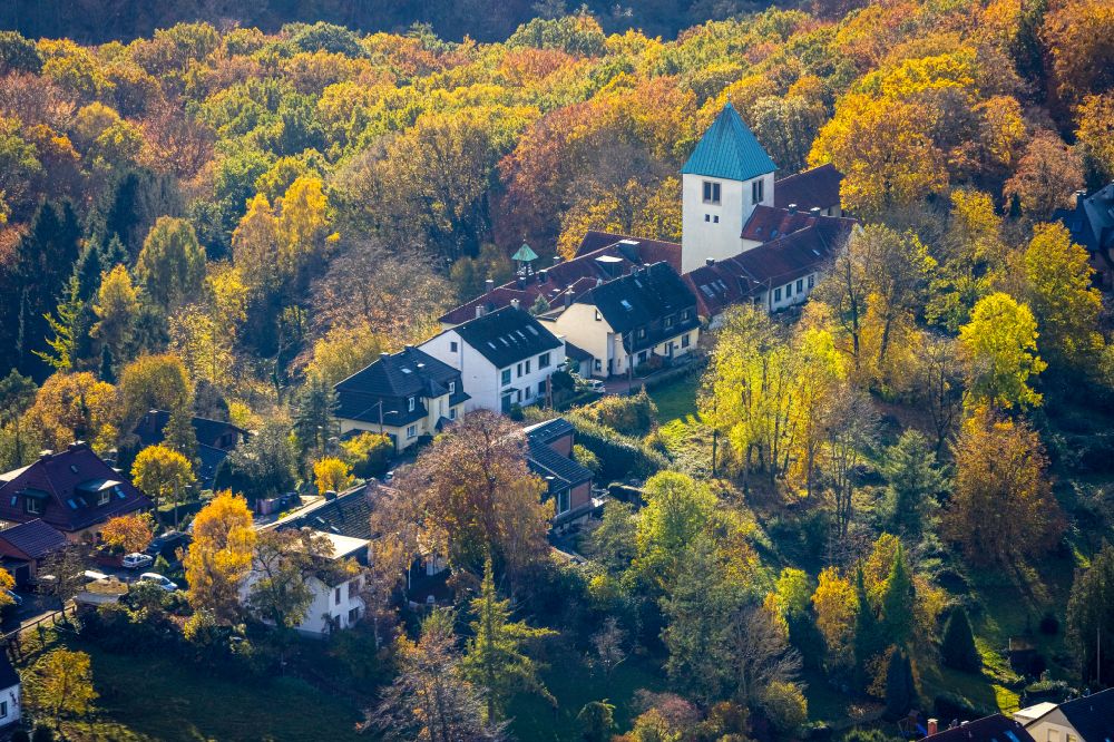 Witten from the bird's eye view: Autumnal discolored vegetation view complex of buildings of the monastery Kloster of Karmelitinnen on street Auf der Klippe in Witten at Ruhrgebiet in the state North Rhine-Westphalia, Germany