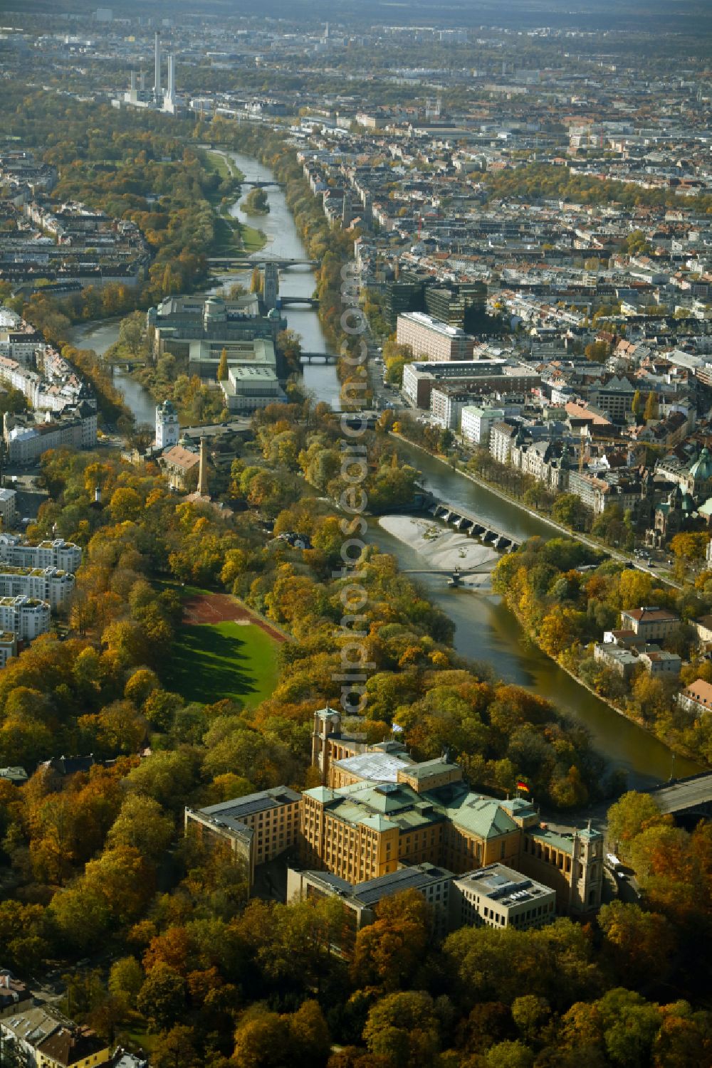 München from the bird's eye view: Autumnal discolored vegetation view Building complex of the Ministry Maximilianeum - Bayerischer Landtag on Max-Planck-Strasse in Munich in the state Bavaria, Germany