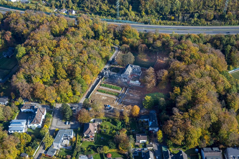 Aerial photograph Hagen - Autumnal discolored vegetation view hohenhof- Art Nouveau- Mansion of Osthaus Museum on Stirnband street in Hagen at Ruhrgebiet in the state of North Rhine-Westphalia