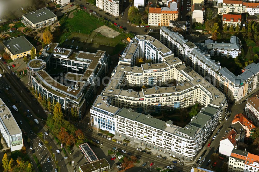 Leipzig from the bird's eye view: Autumnal discolored vegetation view multi-family residential complex Konstantinum on Kohlgartenstrasse - Konstantinstrasse in the district Neustadt-Neuschoenefeld in Leipzig in the state Saxony, Germany