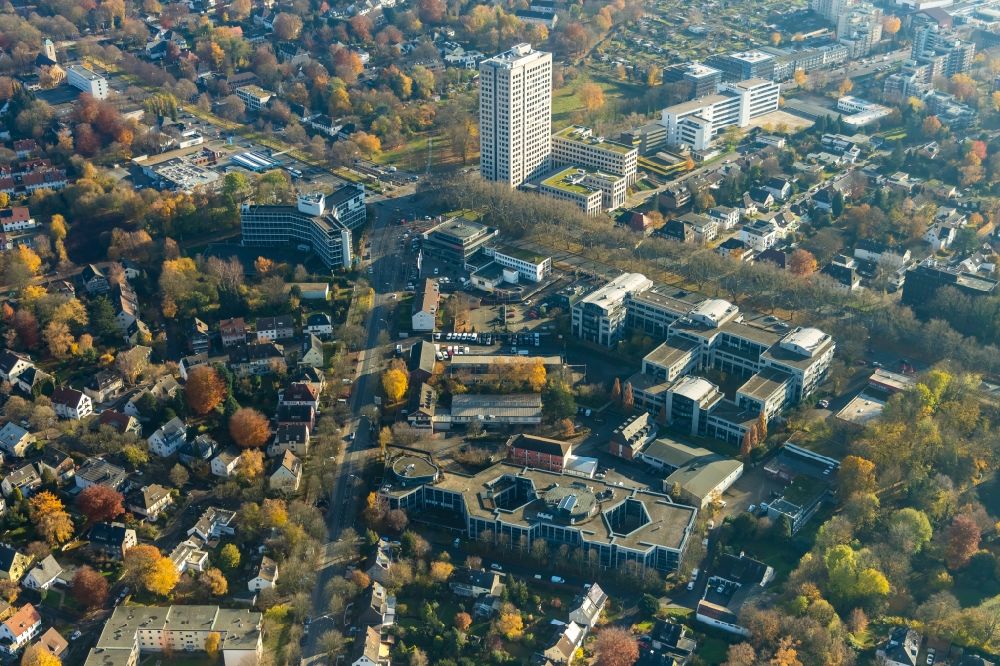 Aerial photograph Dortmund - Autumnal discolored vegetation view mixing of residential and commercial settlements in the district Westfalendamm-Nord in Dortmund in the state North Rhine-Westphalia, Germany
