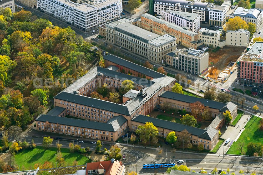 Aerial image Leipzig - Autumnal discolored vegetation view museum building ensemble GRASSI Museum fuer Voelkerkande, Musikinstrumente and Angewondte Kunst on Johonnisplatz in Leipzig in the state Saxony, Germany