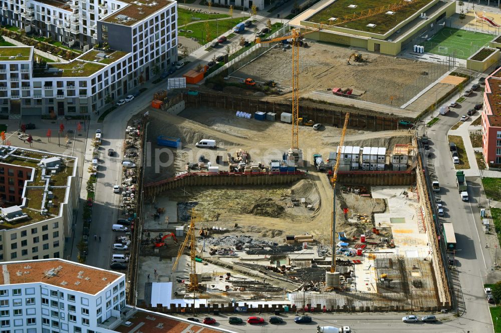 Aerial image München - Autumnal discolored vegetation view construction site to build a new multi-family residential complex Patio PASING on street Berduxstrasse - Hermine-von-Parish-Strasse in the district Pasing-Obermenzing in Munich in the state Bavaria, Germany