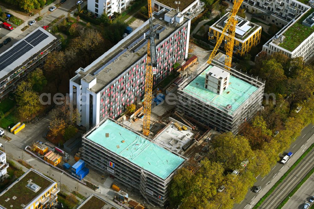 Aerial photograph München - Autumnal discolored vegetation view construction site of a student dorm on street Schwere-Reiter-Strasse in the district Schwabing-West in Munich in the state Bavaria, Germany