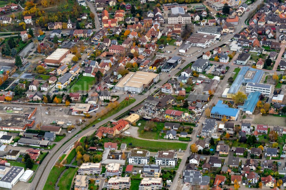 Aerial image Ettenheim - Autumnal discolored vegetation view town View of the streets and houses of the residential areas on street Rheinstrasse in Ettenheim in the state Baden-Wurttemberg, Germany
