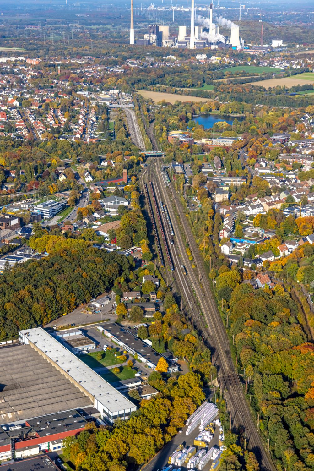 Gladbeck from the bird's eye view: Autumnal discolored vegetation view marshalling yard and freight station in Gladbeck at Ruhrgebiet in the state North Rhine-Westphalia, Germany