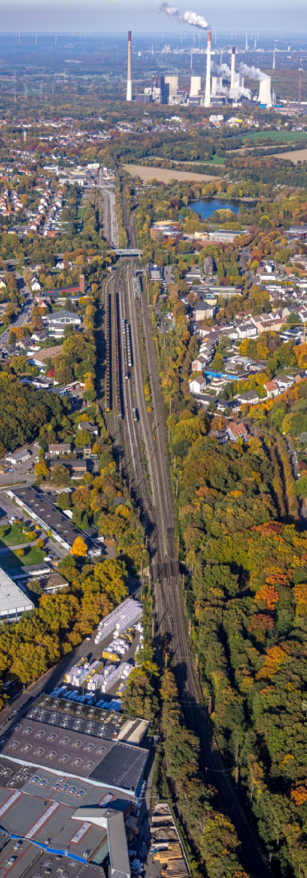 Aerial image Gladbeck - Autumnal discolored vegetation view marshalling yard and freight station in Gladbeck at Ruhrgebiet in the state North Rhine-Westphalia, Germany