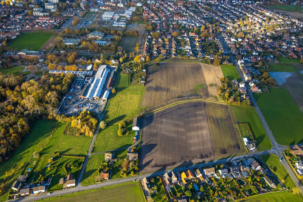 Aerial image Hamm - Autumnal discolored vegetation view structures on agricultural fields on street Am Maximilianpark in the district Norddinker in Hamm at Ruhrgebiet in the state North Rhine-Westphalia, Germany
