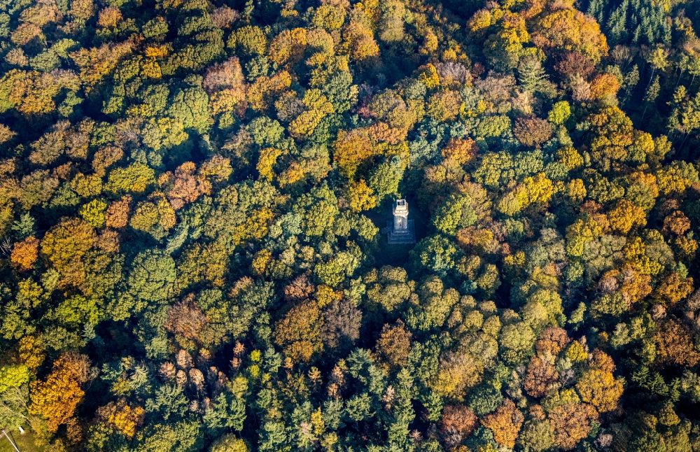 Viersen from above - Autumnal discolored vegetation view tower building of the Bismarck tower - observation tower in Viersen in the state North Rhine-Westphalia, Germany