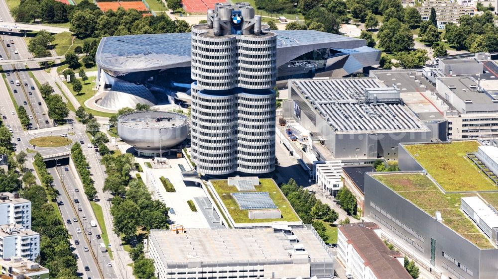 Aerial image München - Autumnal discolored vegetation view administration building of the company Vierzylinof of BMW AG in the district Milbertshofen-Am Hart in Munich in the state Bavaria, Germany