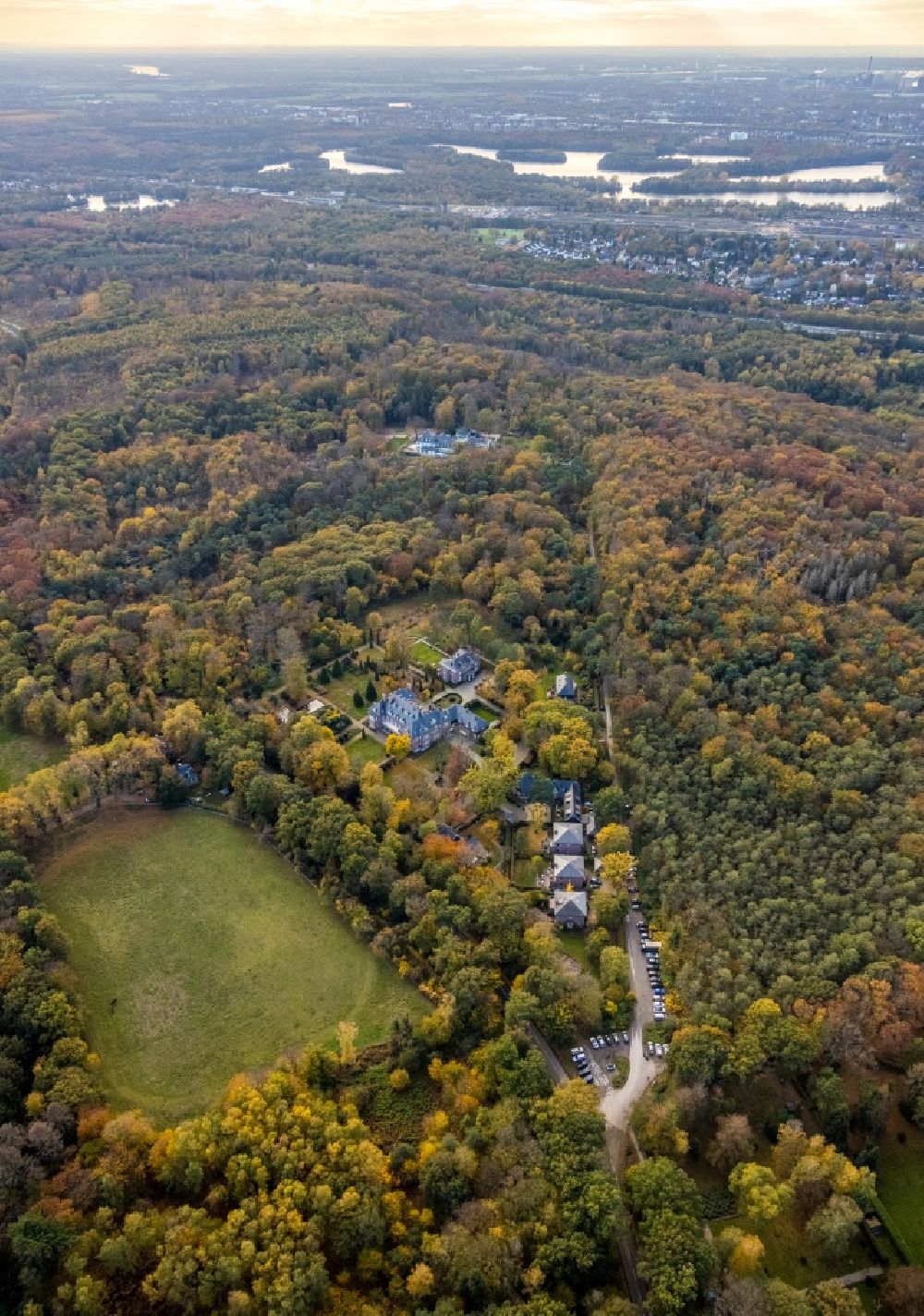Mülheim an der Ruhr from above - Autumnal discolored vegetation view luxury residential villa of single-family settlement of Villa Fritz Thyssen on Grossenbaumer Strasse in the forest area of the Broich-Speldorfer Wald in Muelheim on the Ruhr in the state North Rhine-Westphalia, Germany