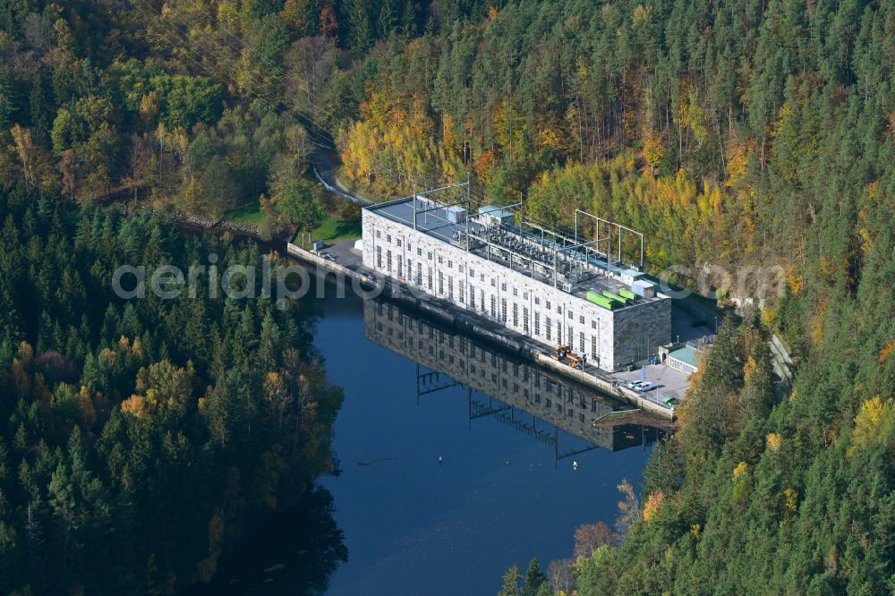 Trausnitz from the bird's eye view: Autumnal discolored vegetation view structure of the waterworks with high storage facility in Taennesberg in the state Bavaria, Germany