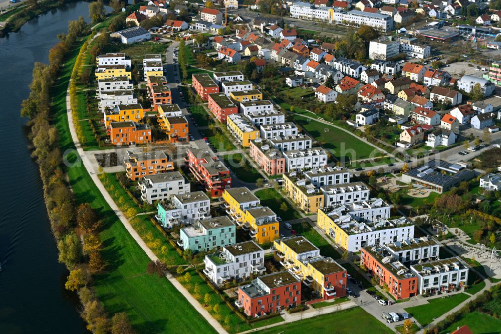 Aerial photograph Regensburg - Autumnal discolored vegetation view residential area of the multi-family house settlement in the Paarstrasse in Regensburg in the state Bavaria, Germany