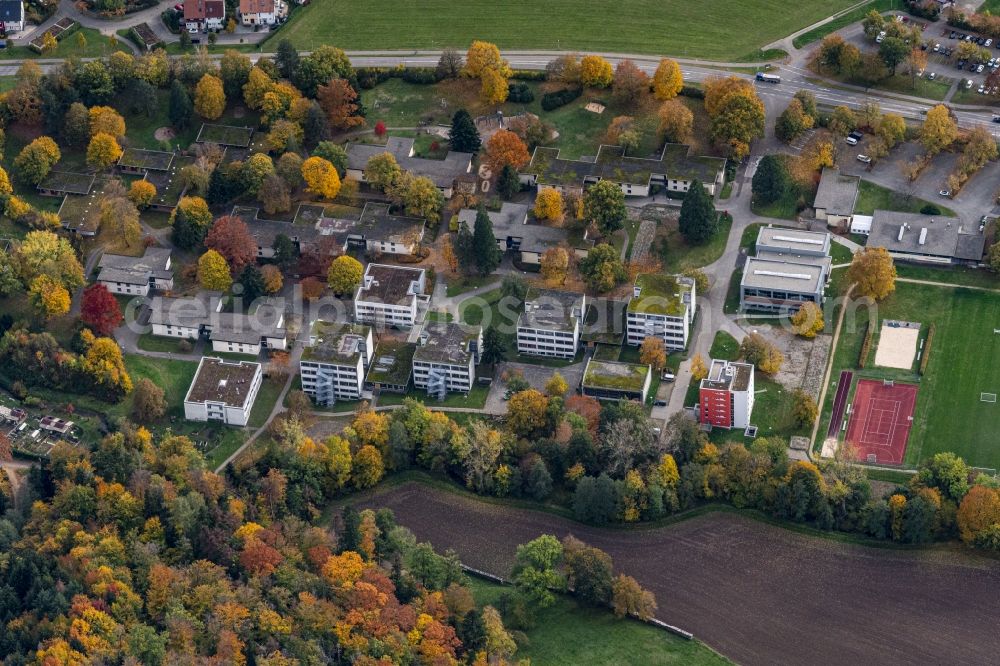Aerial photograph Stegen - Autumnal discolored vegetation view residential area of the multi-family house settlement in Stegen in the state Baden-Wuerttemberg, Germany