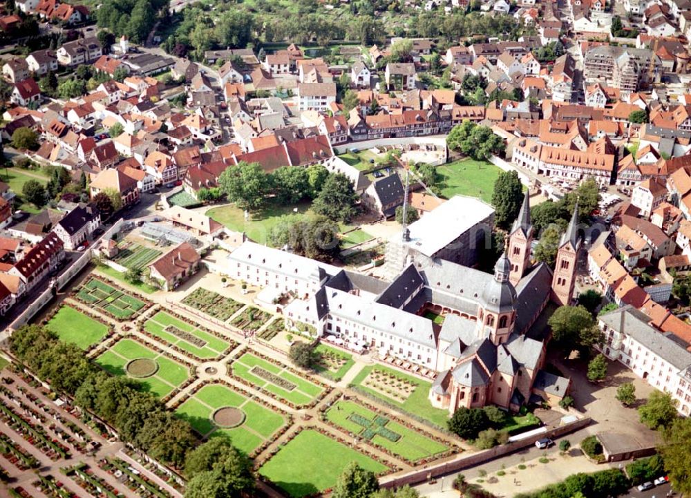 Aerial photograph Seligenstädt - 07.09.2002 Hessen Kloster Seligenstädt und Stadt-Zentrum Seligenstädt in Hessen