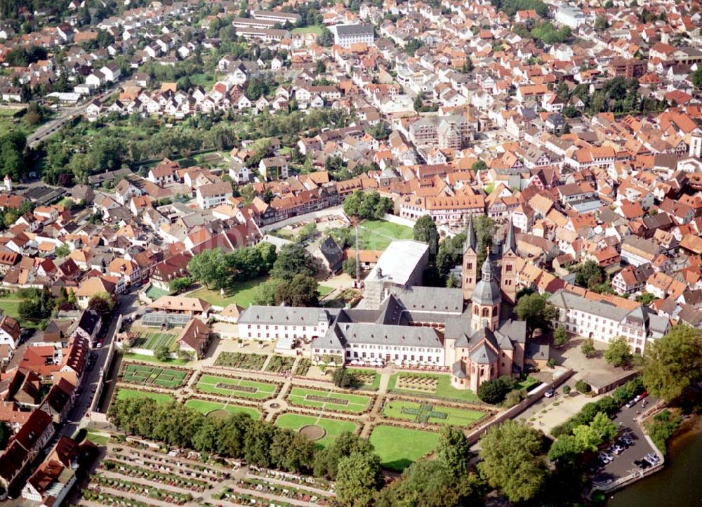 Aerial photograph Seligenstädt - 07.09.2002 Hessen Kloster Seligenstädt und Stadt-Zentrum Seligenstädt in Hessen