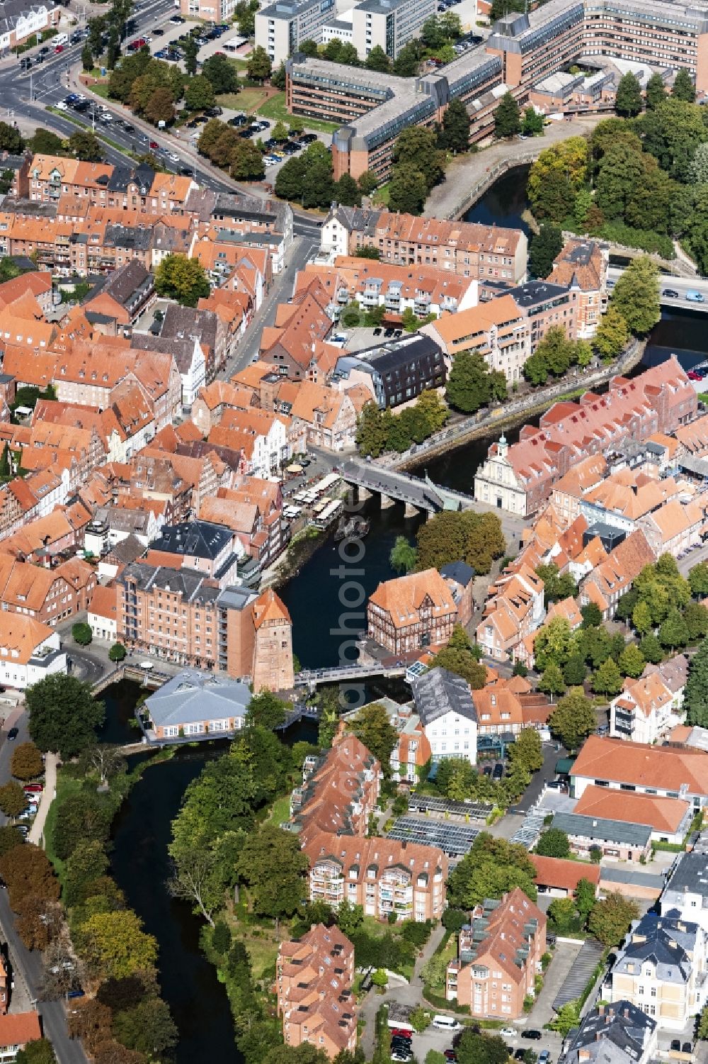 Aerial photograph Lüneburg - Historic Quays at the old port with Luener Muehle Restaurant & Vinothek in Lueneburg in the state Lower Saxony, Germany