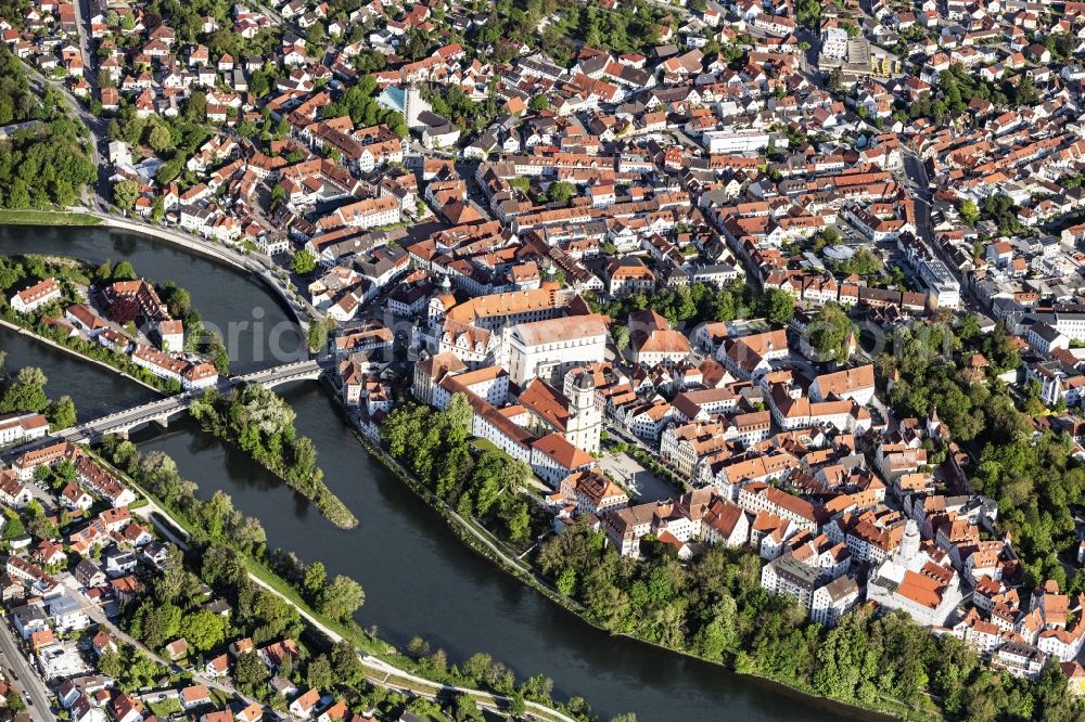 Neuburg an der Donau from the bird's eye view: Historic old town of Neuburg an der Donau in the state of Bavaria. The large city castle dates back to a medieval castle and now houses the Schlossmuseum. In the center town parish church of St. Peter and Hofkirche and the town hall