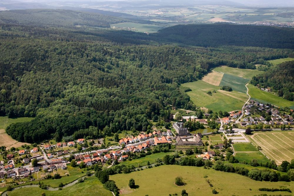 Aerial photograph Emmerthal - View of the Haemelschenburg in Emmerthal in the state of Lower Saxony