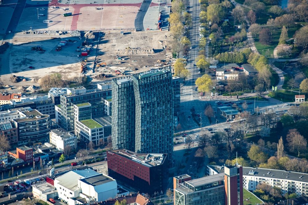 Aerial image Hamburg - Skyscraper - Ensemble - complex Dancing Towers on the Reeperbahn in the district St. Pauli in Hamburg