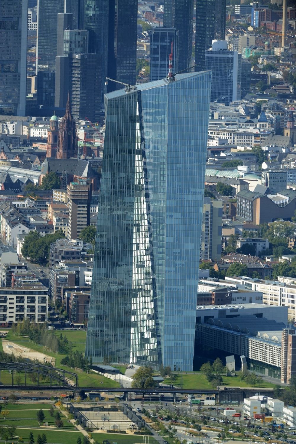 Aerial photograph Frankfurt am Main - High-rise skyscraper building and bank administration of the financial services company EZB Europaeische Zentralbank in Frankfurt in the state Hesse, Germany