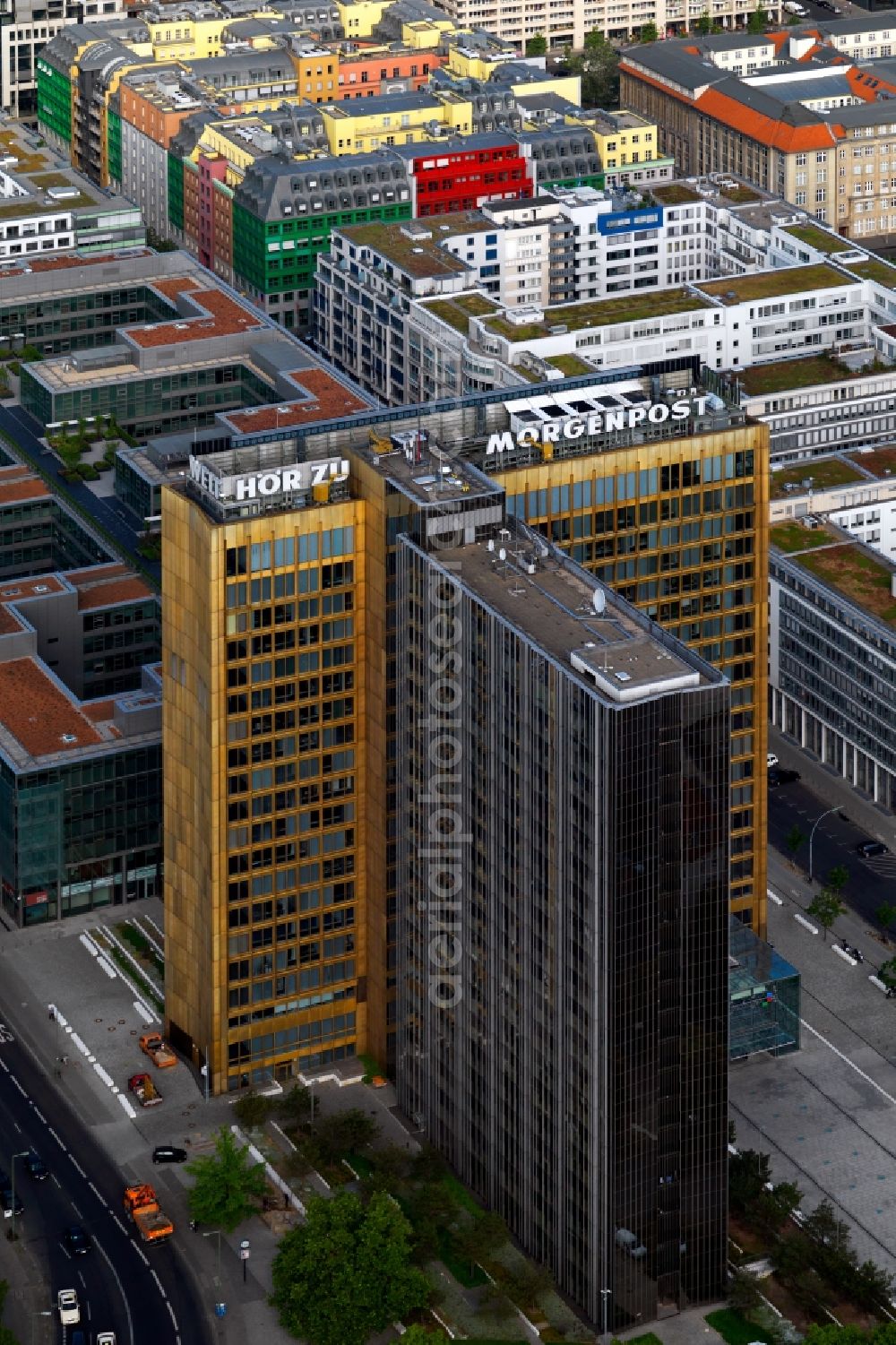 Aerial photograph Berlin - Office and corporate management high-rise building of Axel-Springer Verlages on street Rudi- Dutschke- Strasse - Axel- Springer- Strasse in the district Kreuzberg in Berlin, Germany