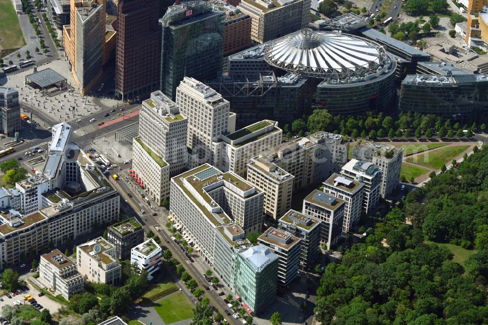 Aerial photograph Berlin - High-rise building of the hotel complex Beisheim - Center on Potsdoner Platz corner Ebertstrasse in the district Mitte in Berlin, Germany