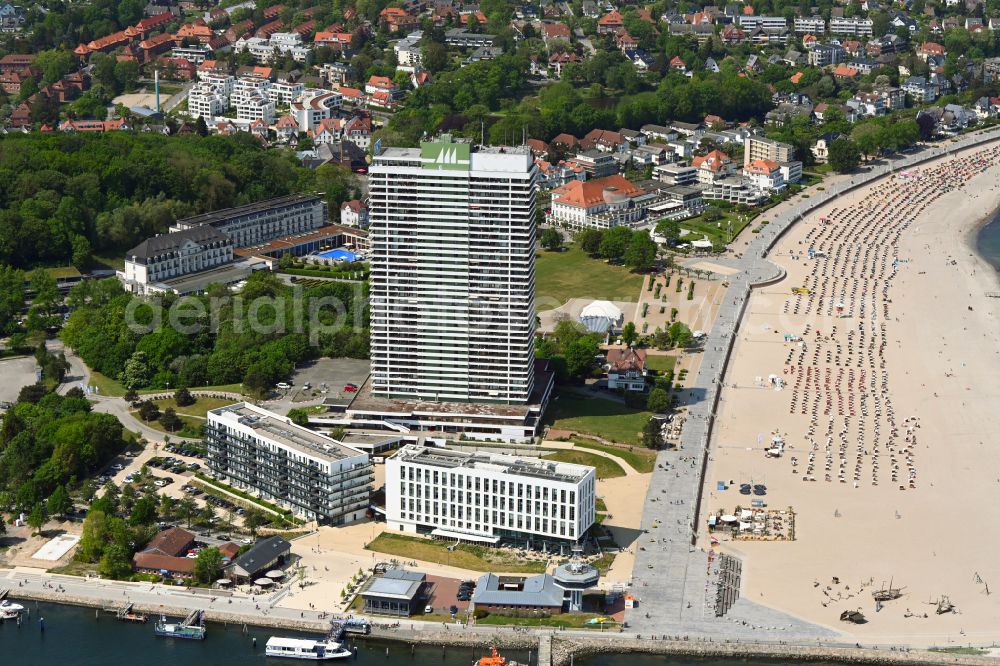 Lübeck from the bird's eye view: High-rise building of the hotel complex Maritim Strandhotel Travemuende Trelleborgallee in Travemuende in the state Schleswig-Holstein
