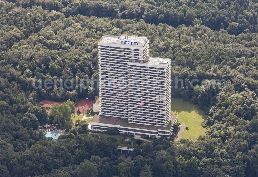 Timmendorfer Strand from the bird's eye view: High rise building of a hotel arrangement in Timmendorfer beach in the federal state Schleswig-Holstein