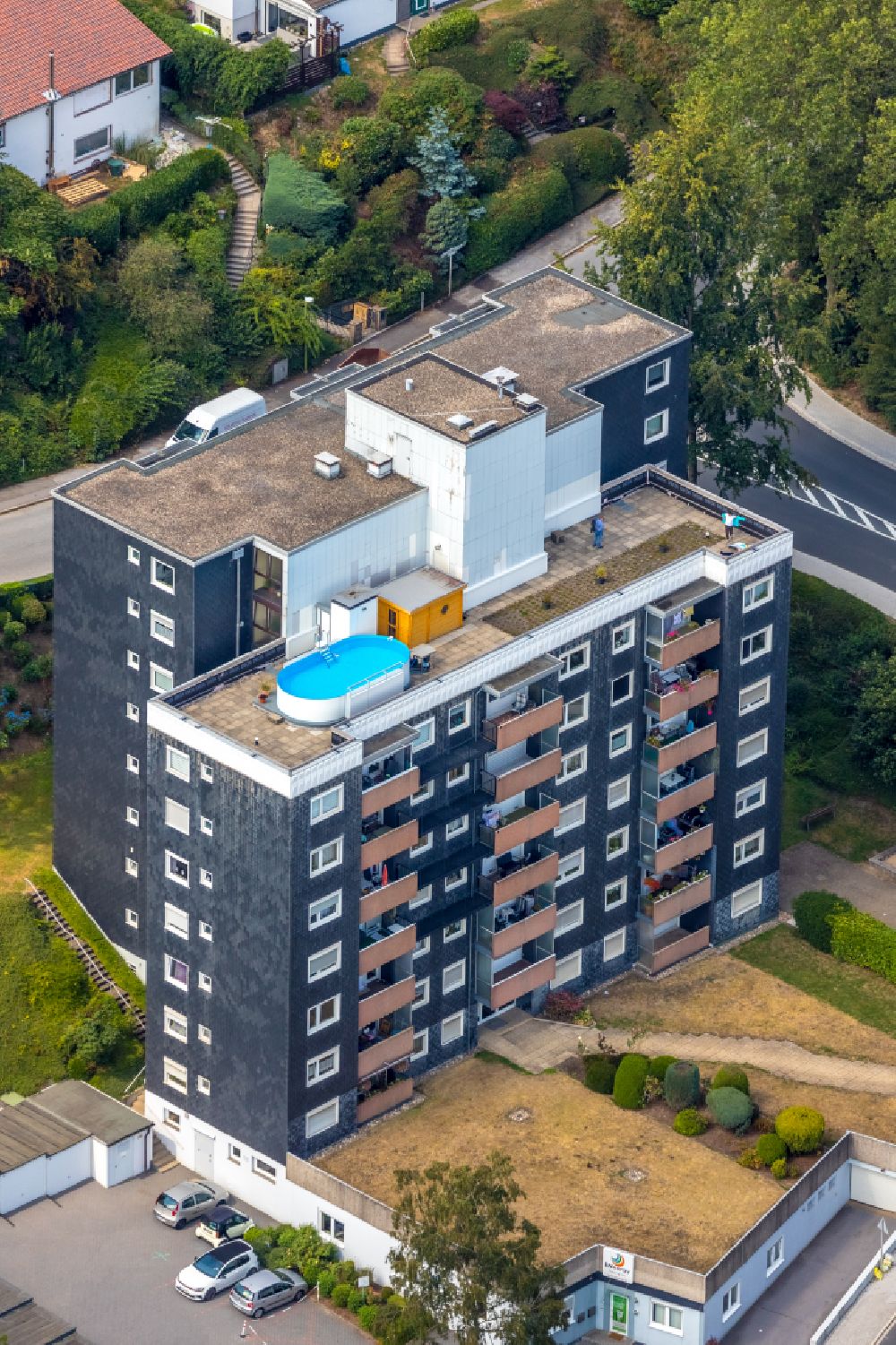 Aerial image Ennepetal - High-rise building with a rooftop pool in the residential area on Sonnenweg in Ennepetal in the state North Rhine-Westphalia, Germany