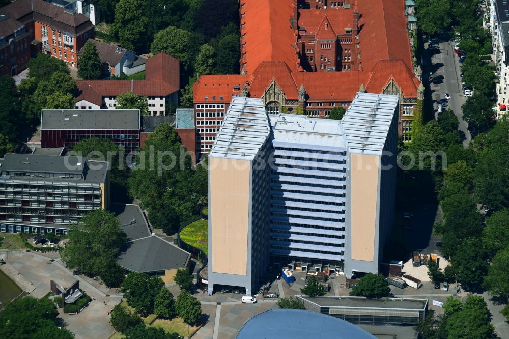 Aerial image Hamburg - High-rise building of the university Philosophenturm on Von-Melle-Park in the district Rotherbaum in Hamburg, Germany
